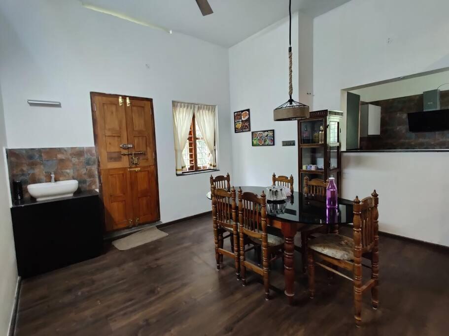 Anandam Stays - Premium 3Bhk Plush Homestay, Vaikom Near Kumarakom Exteriér fotografie
